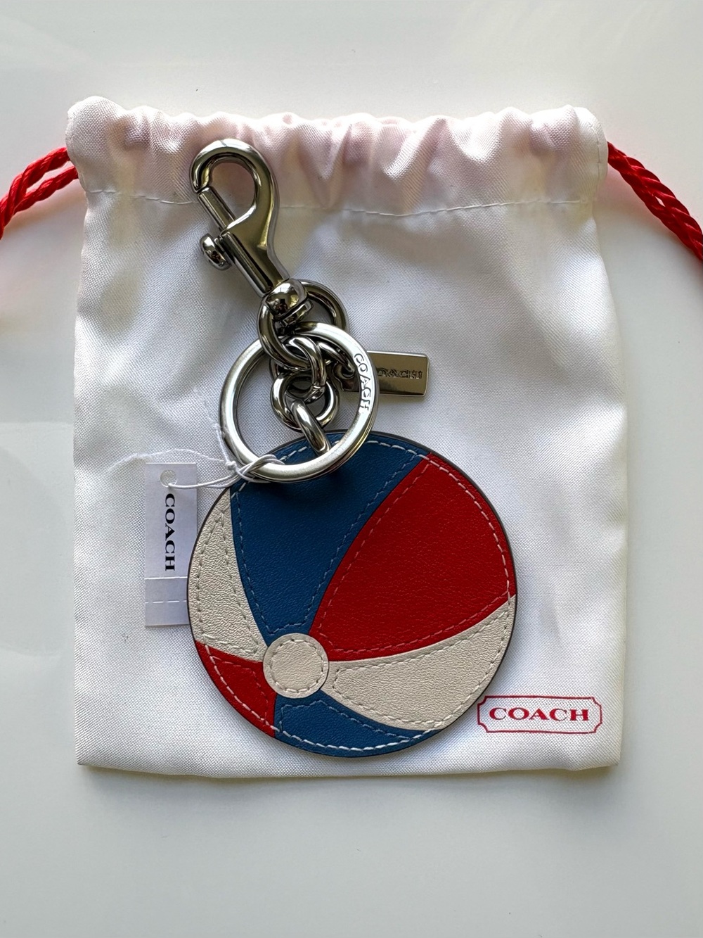 NEW WITH TAGS COACH Beach Ball Smooth Leather Bag Charm Key Ring Keychain CU260